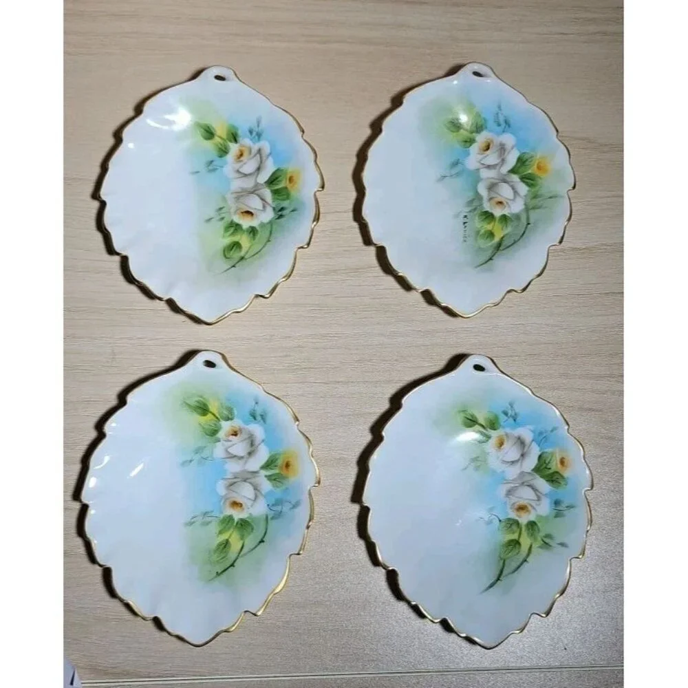 Lot Of 4 Vintage Miniature Leaf Shaped With Panted Roses Trinket Dishes